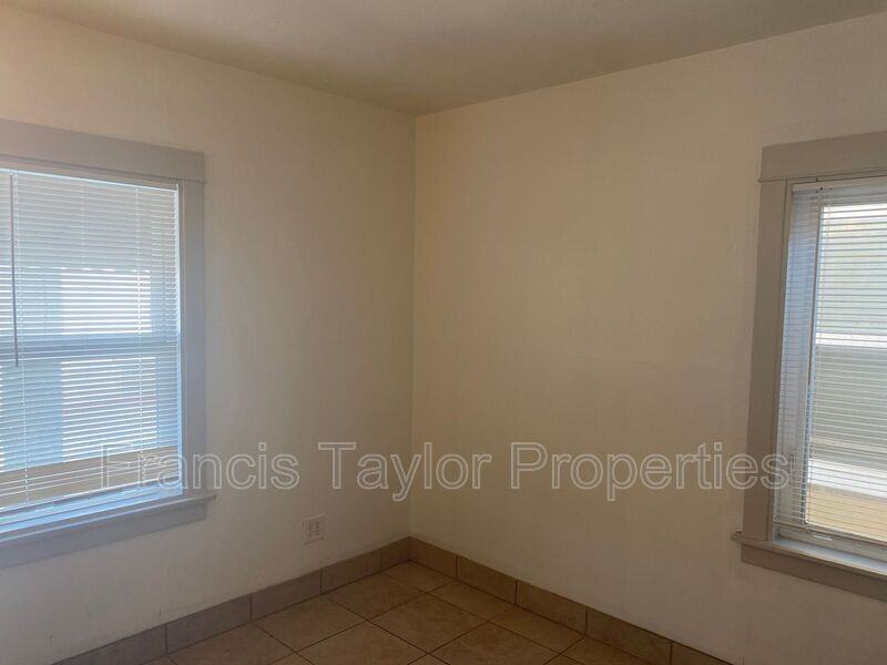 1214 S Escondido Blvd #12 - Photo 7 of 12