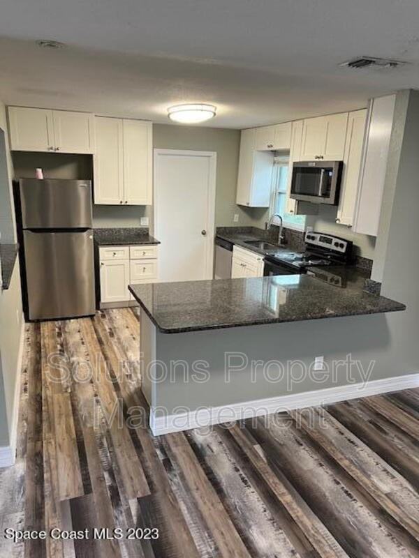 1716 Ixora Dr W - Photo 2 of 12
