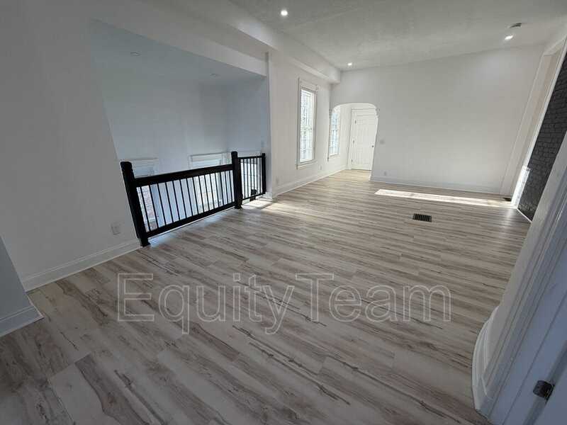 4417 Ashland Ave #B - Photo 3 of 14
