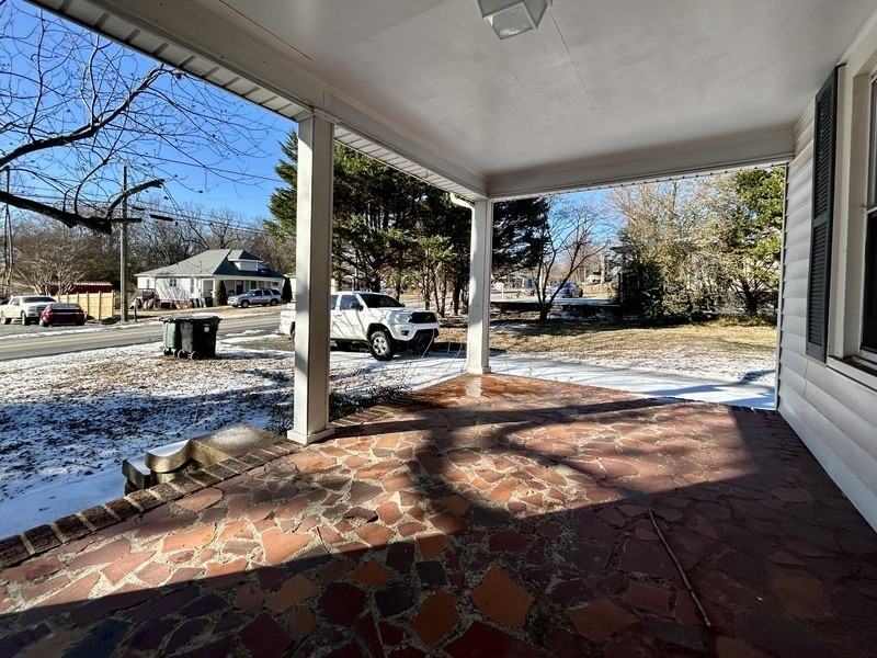 935 Old Charlotte Rd - Photo 3 of 26