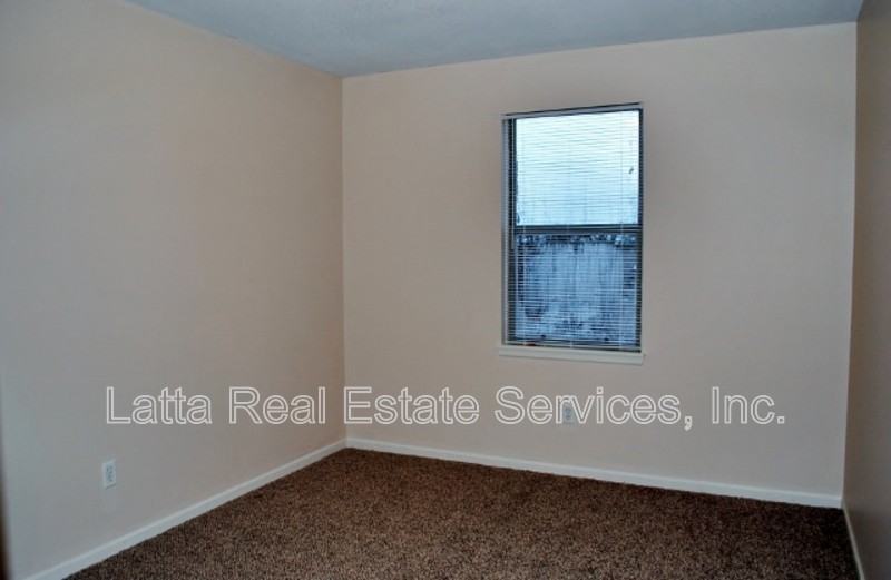 151 Nw Barr Rd - Photo 7 of 14