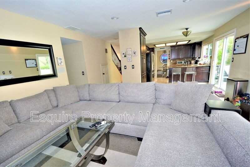 6519 Bayberry St - Photo 2 of 19