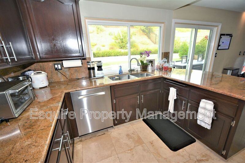 6519 Bayberry St - Photo 3 of 19