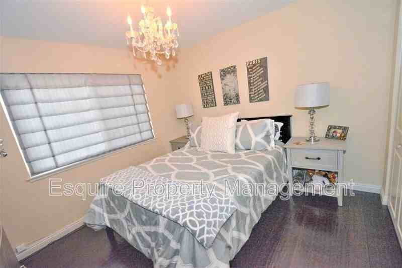 6519 Bayberry St - Photo 7 of 19