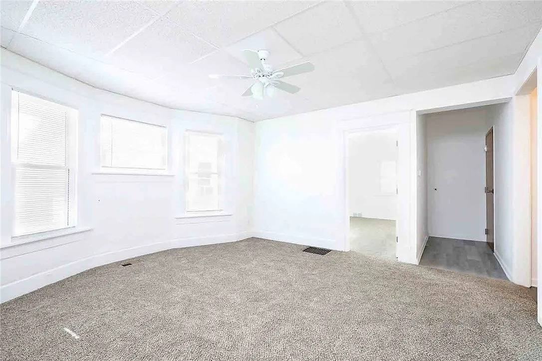 1123 24th St - Photo 3 of 11