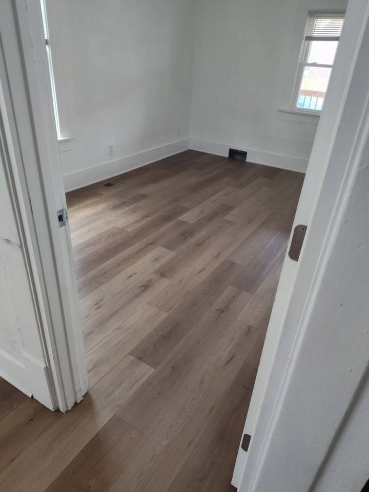 1123 24th St - Photo 5 of 11