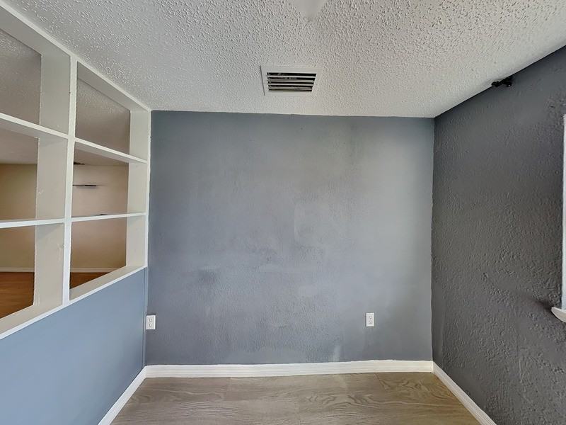 502 Dunbar Ave - Photo 6 of 17