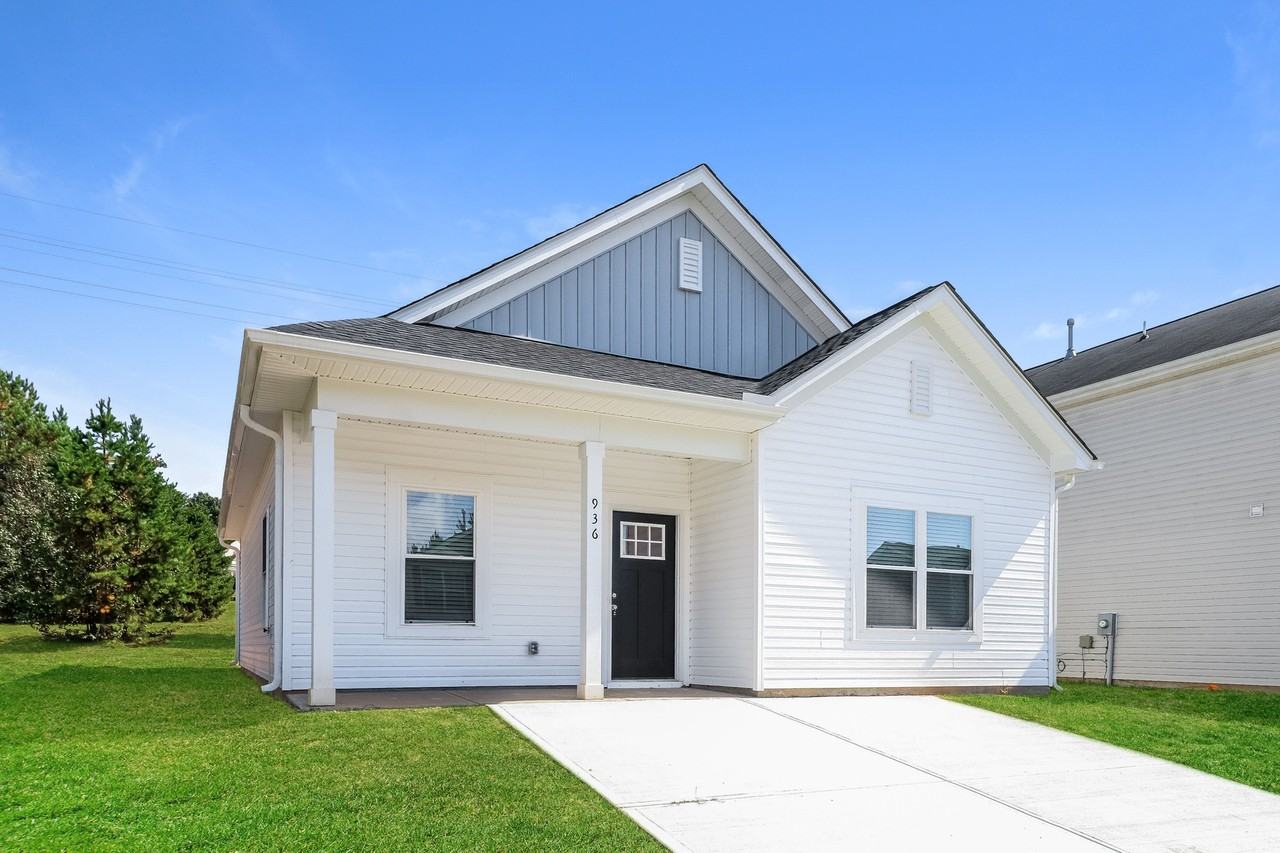 936 Cassidy Dr - Photo 3 of 17