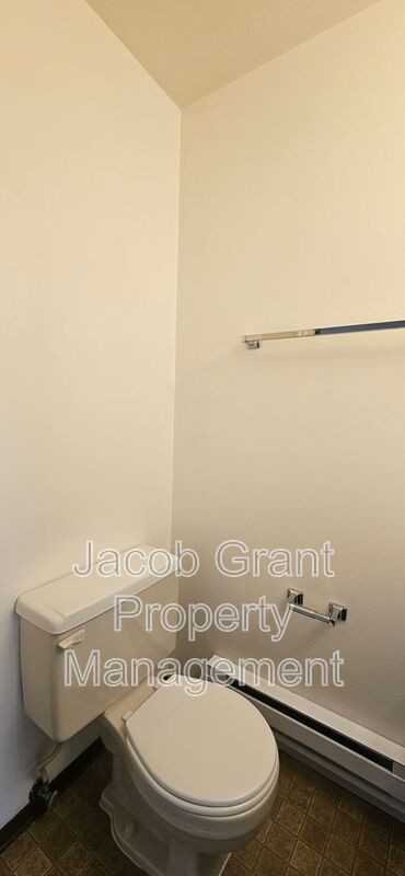 747 Whittier St - Photo 4 of 14