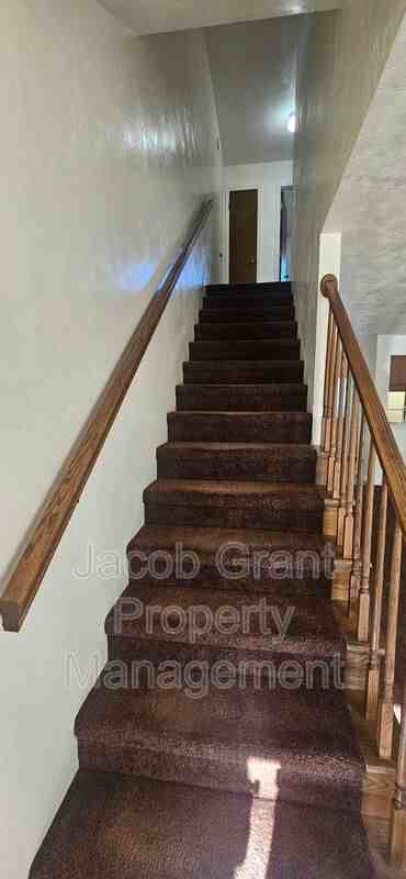 747 Whittier St - Photo 7 of 14