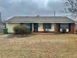 featured image of 6219 Stoneway Dr