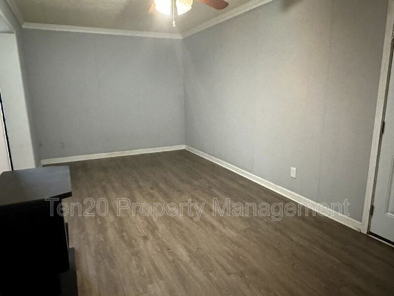 6219 Stoneway Dr - Photo 5 of 9