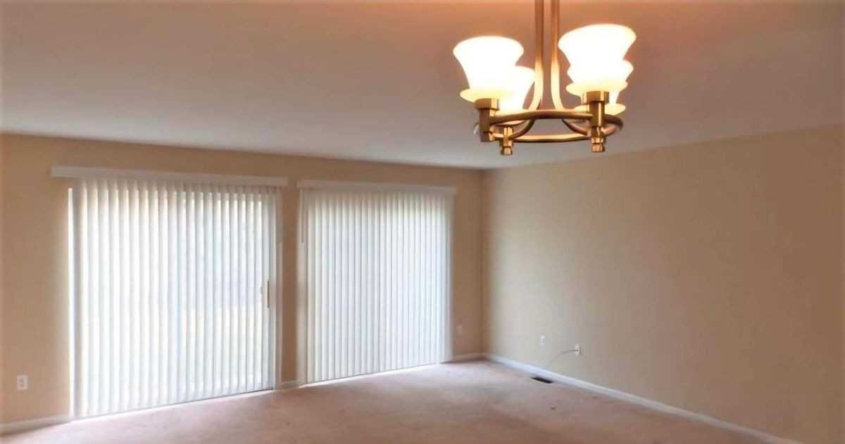 9026 Newport Way - Photo 4 of 8