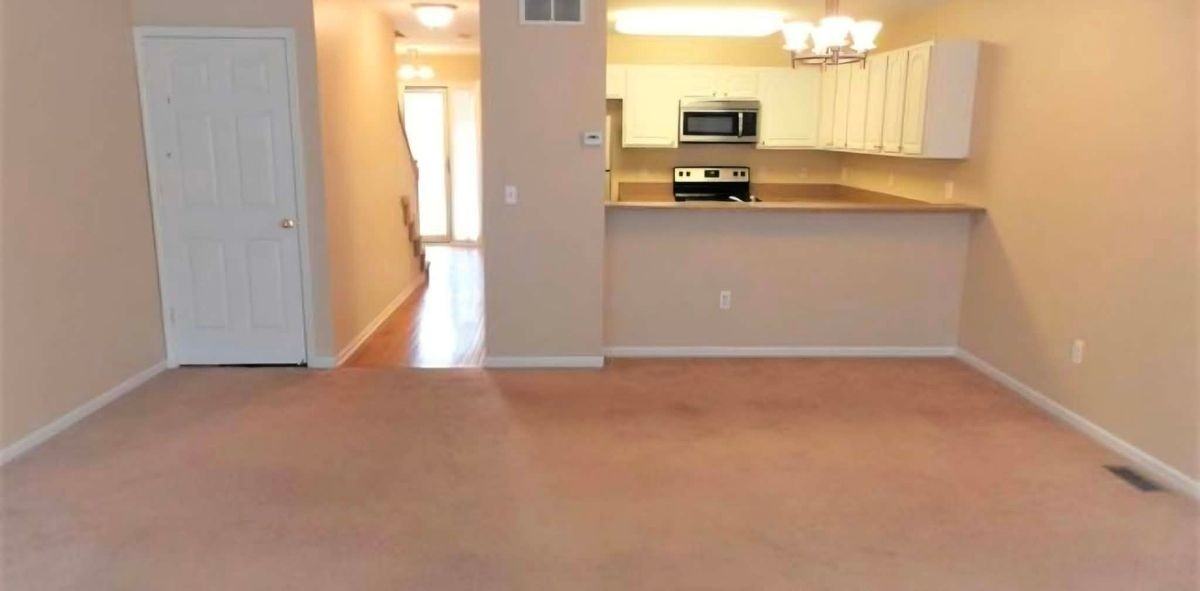 9026 Newport Way - Photo 5 of 8