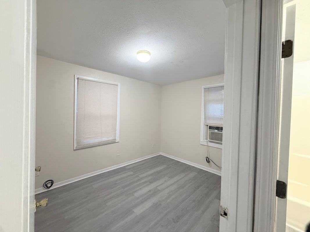 2134 Robin St - Photo 6 of 8