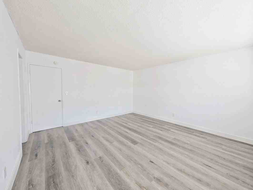 8061 8th St ##3 - Photo 5 of 9