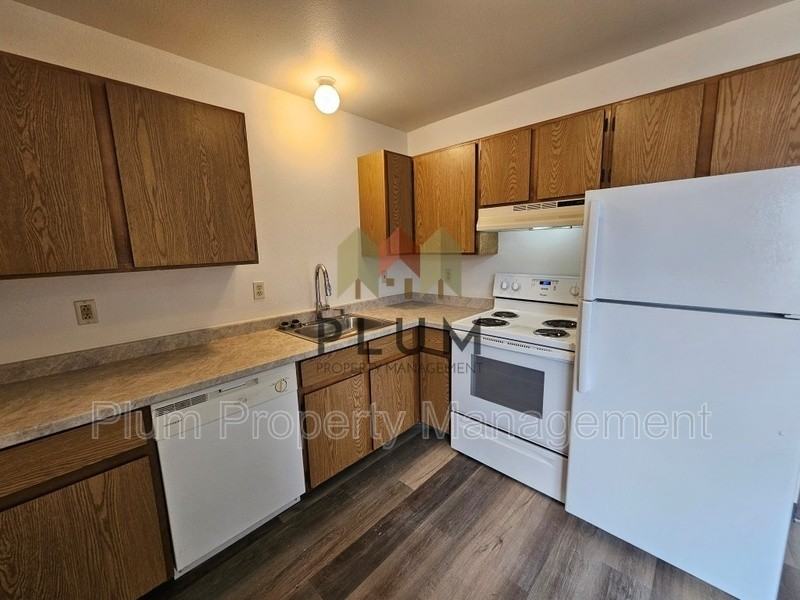 2340 Fairview Ave #1 - Photo 7 of 26