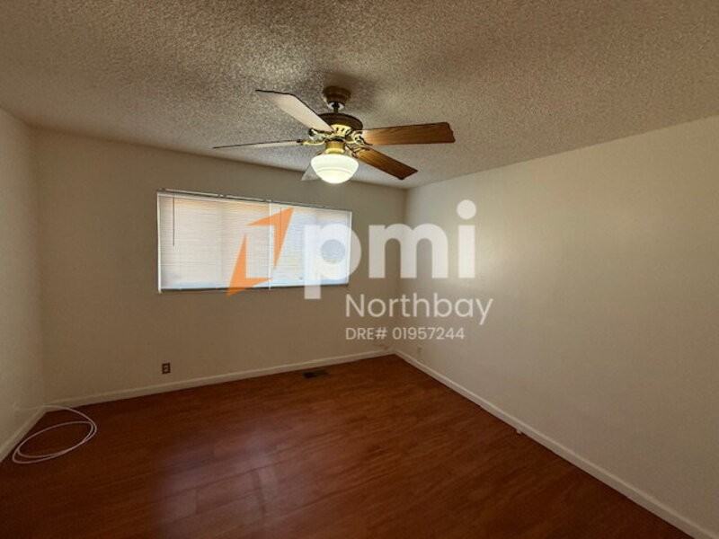 2950 Juniper St - Photo 6 of 13