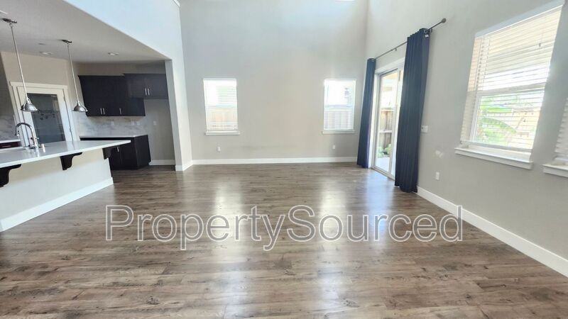 17848 Eastman Ct - Photo 2 of 18