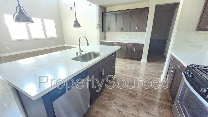 17848 Eastman Ct - Photo 5 of 18