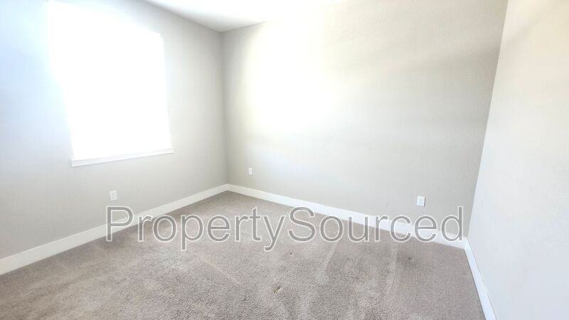 17848 Eastman Ct - Photo 7 of 18