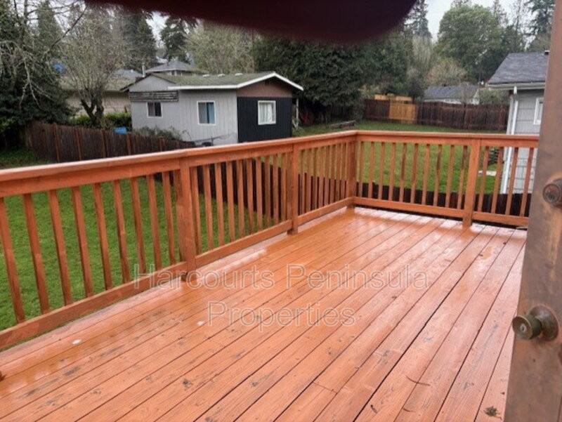 1911 Jacobsen Blvd - Photo 2 of 6