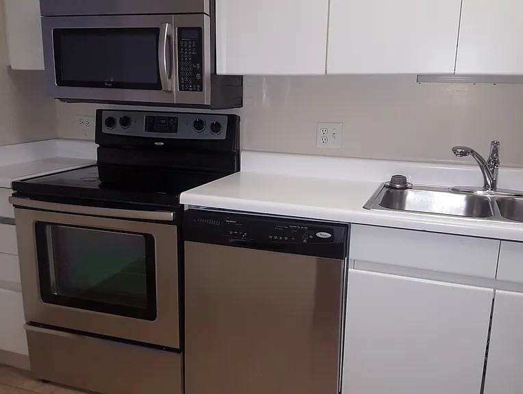 440 N Wabash Ave #408 - Photo 5 of 13