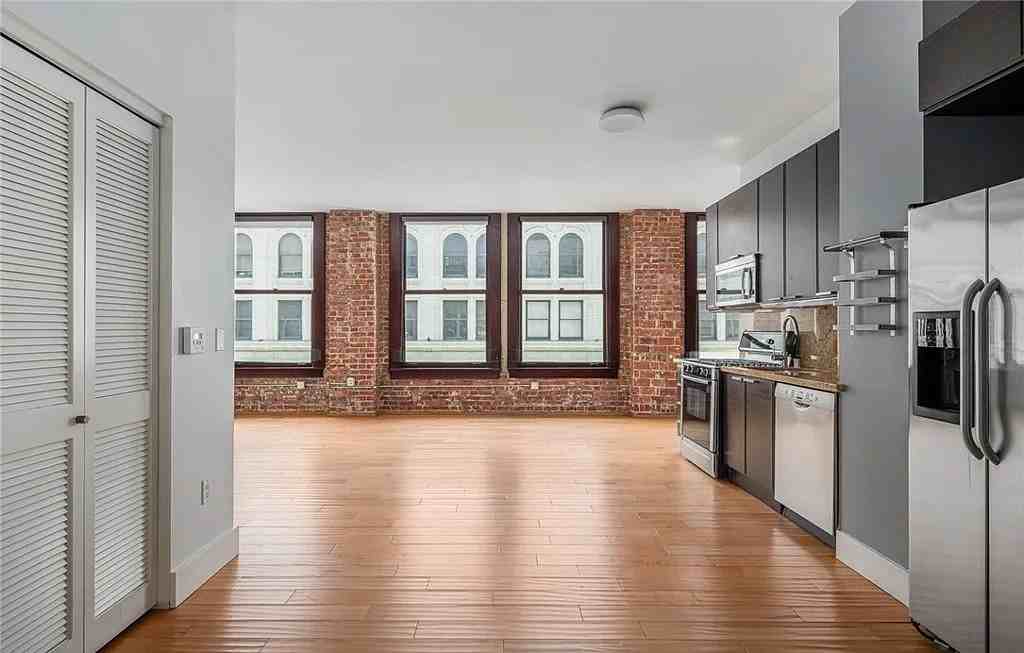 460 S Spring St #1013 - Photo 2 of 18