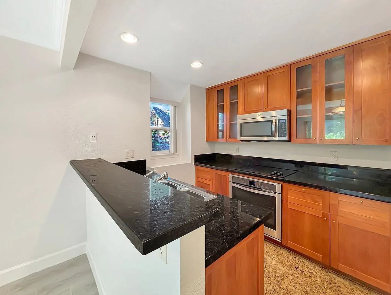 8503 Villa La Jolla Dr #J - Photo 7 of 24