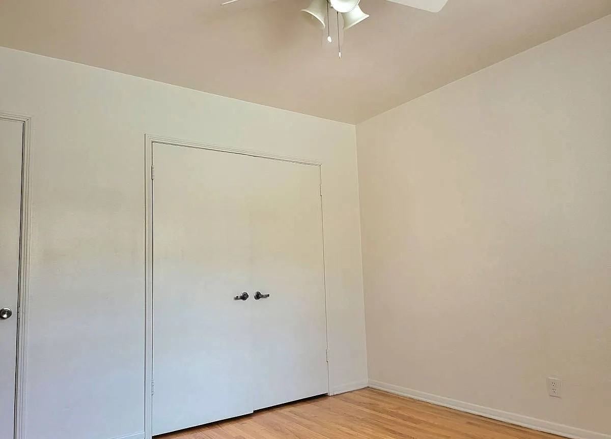 7024 Hawthorn Ave #5 - Photo 7 of 14