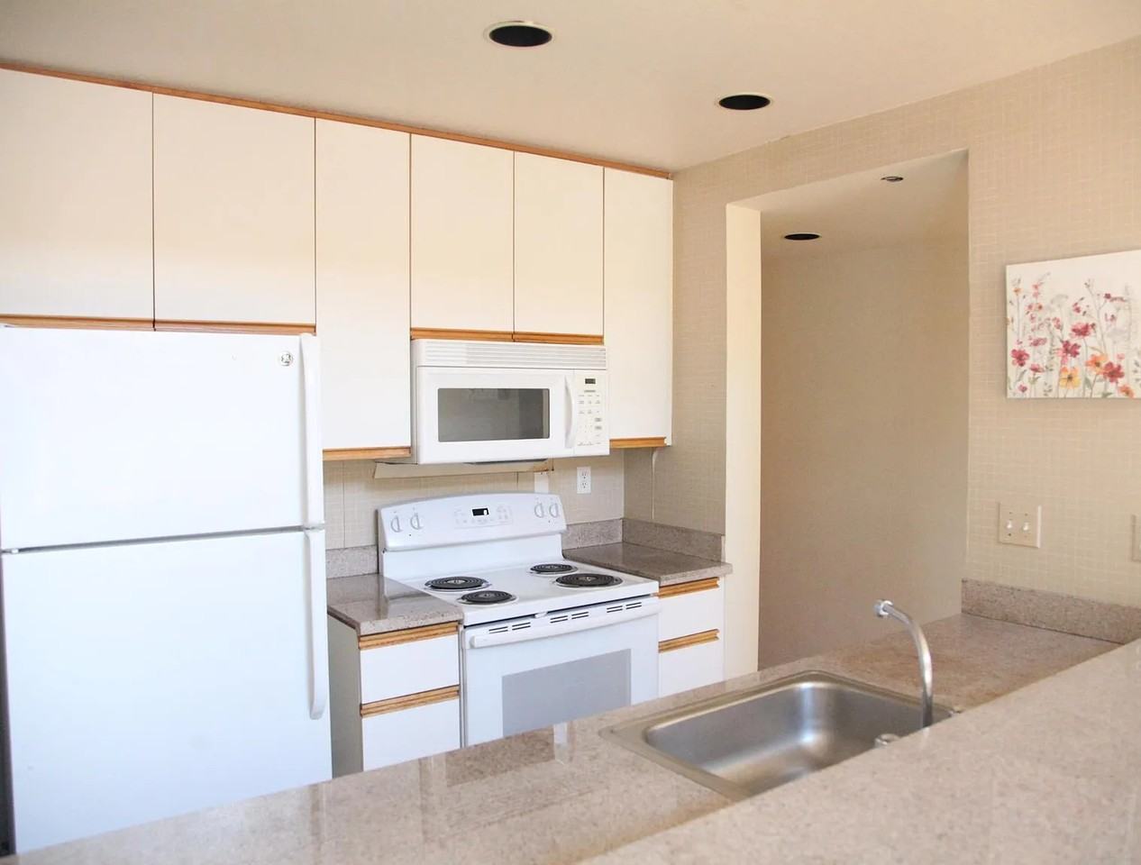 4151 El Camino Way #L - Photo 5 of 8