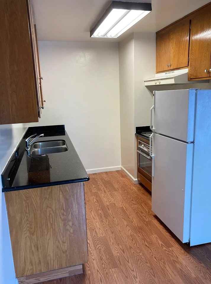 3877 Howe St #103 - Photo 6 of 12