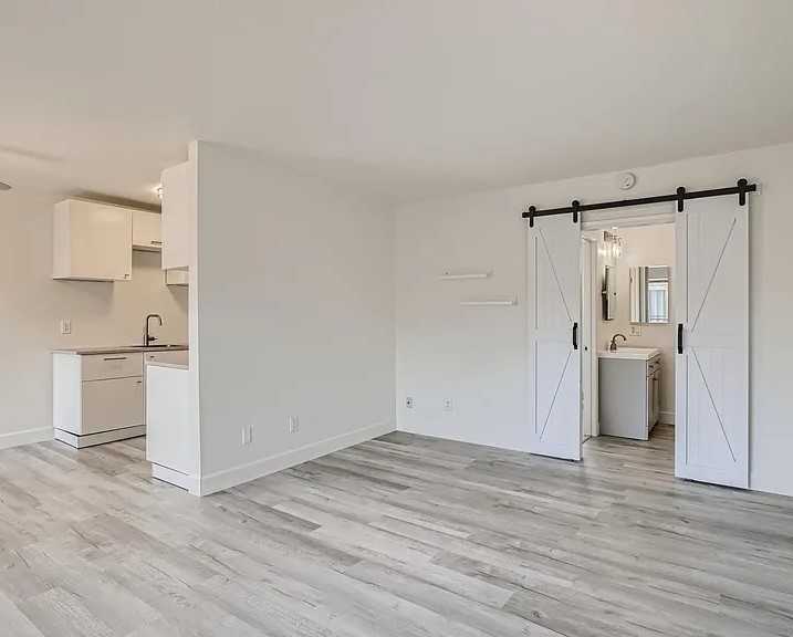 3825 Van Dyke Ave #6 - Photo 3 of 10