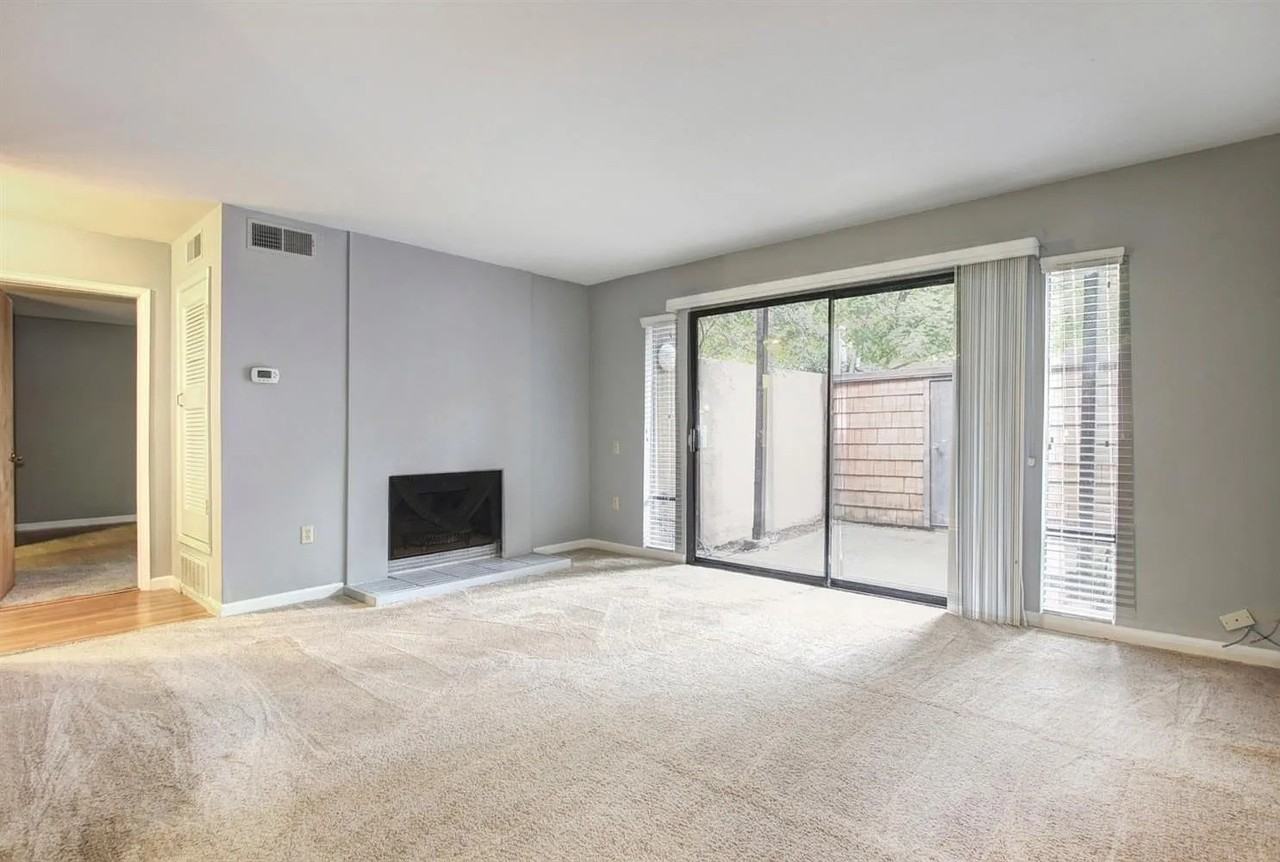 886 Woodside Ln E #1 - Photo 5 of 15