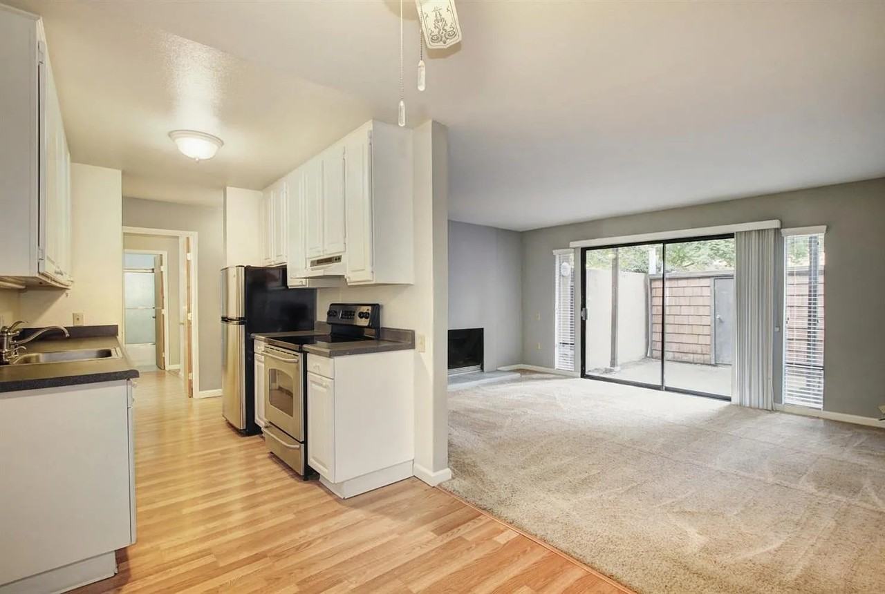 886 Woodside Ln E #1 - Photo 6 of 15