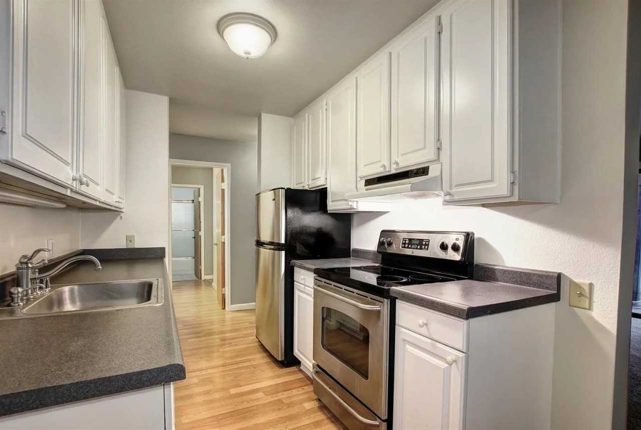 886 Woodside Ln E #1 - Photo 7 of 15