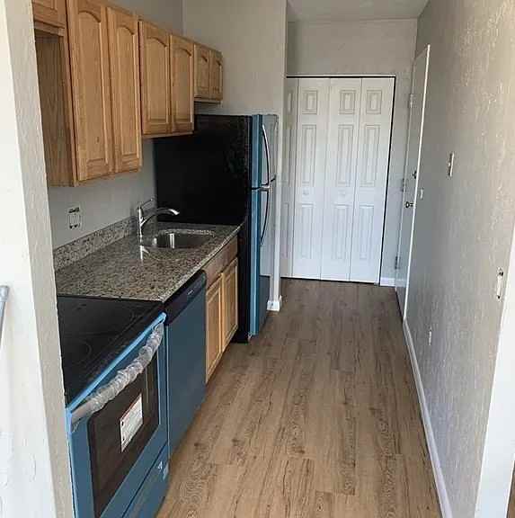 531 Main St #308M - Photo 2 of 5