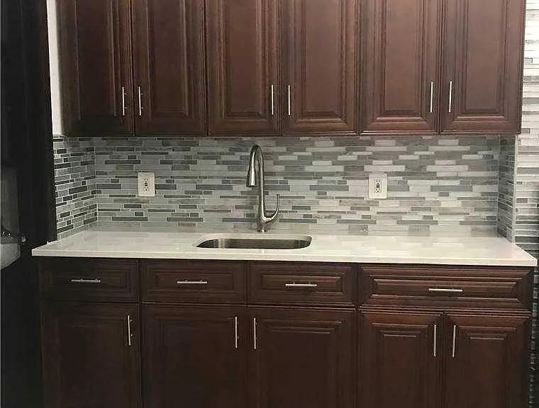 484 Onderdonk Ave #2L - Photo 4 of 9