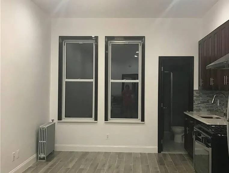 484 Onderdonk Ave #2L - Photo 5 of 9