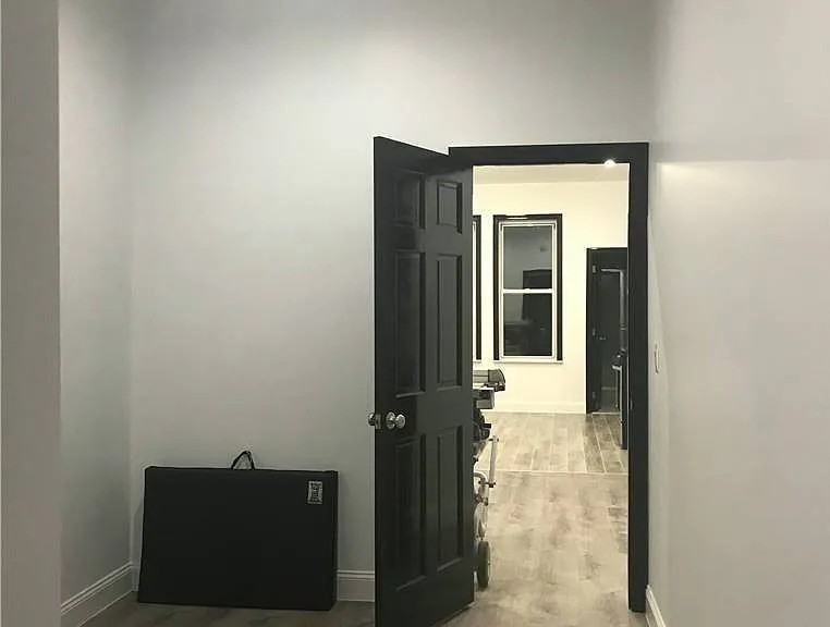 484 Onderdonk Ave #2L - Photo 7 of 9