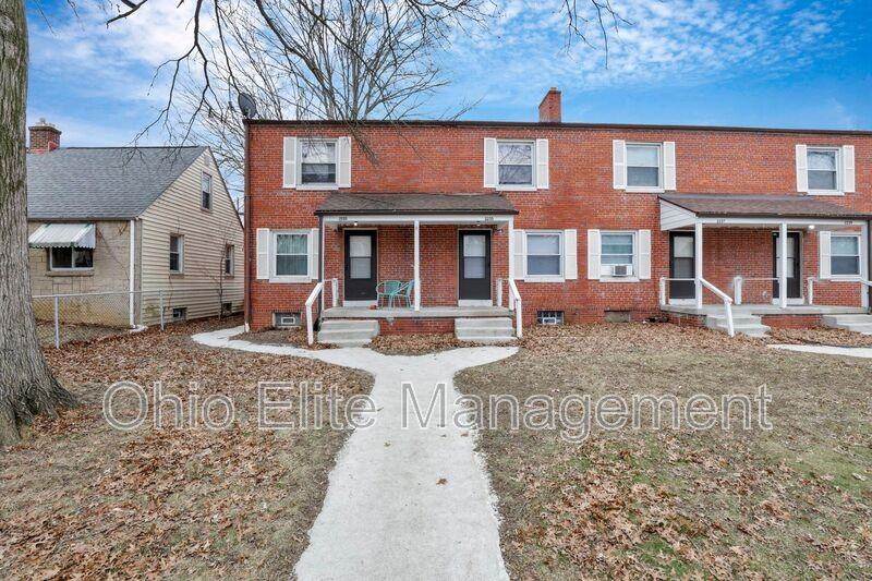 2235 Homestead Dr - Photo 2 of 28