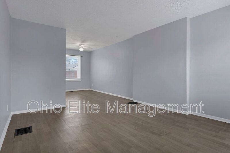 2235 Homestead Dr - Photo 6 of 28