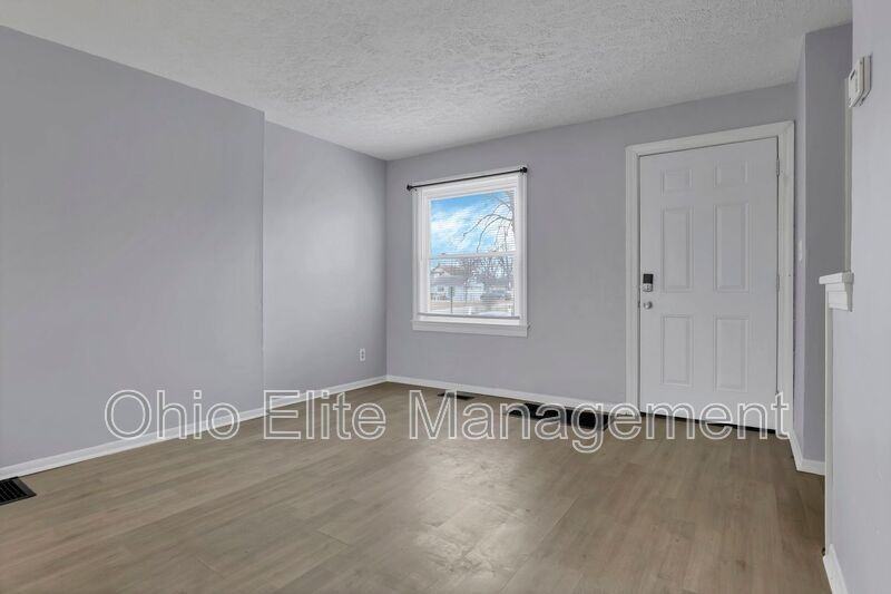 2235 Homestead Dr - Photo 7 of 28