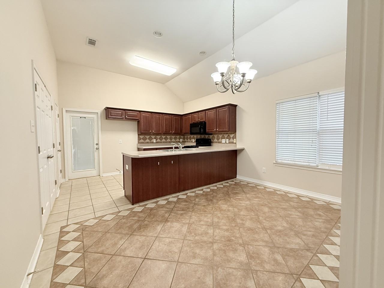 29956 Saint Barbara St - Photo 2 of 8