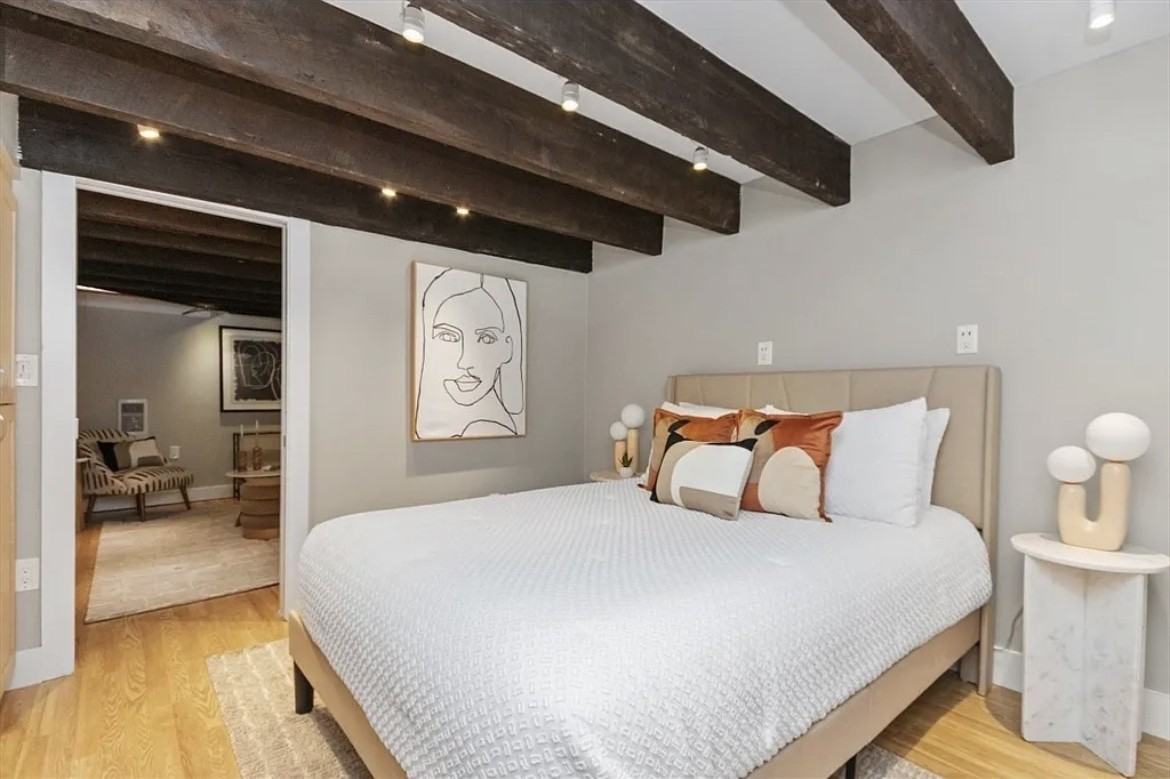 110 Commercial St #2 - Photo 2 of 7