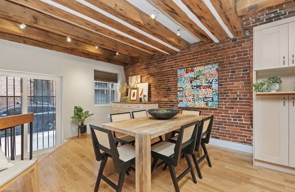 110 Commercial St #2 - Photo 6 of 7