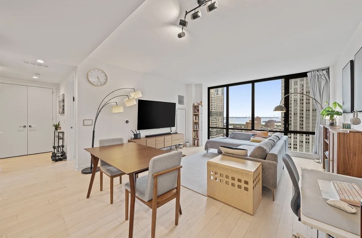 155 Bay St #2706 - Photo 2 of 6