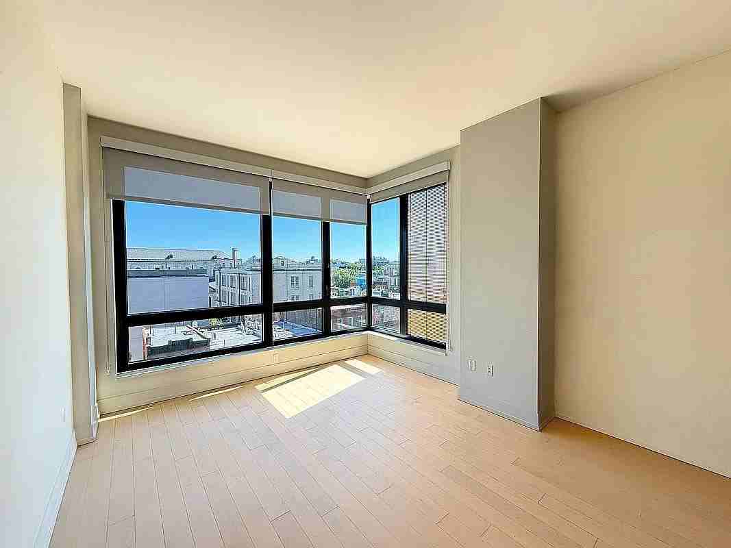 550 Vanderbilt Ave - Photo 2 of 9