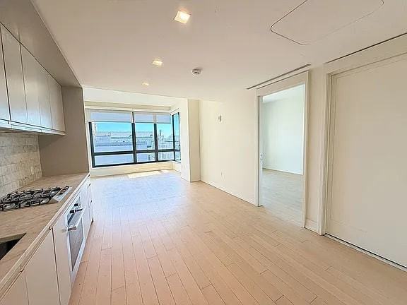 550 Vanderbilt Ave - Photo 3 of 9