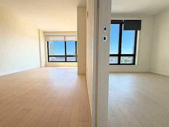 550 Vanderbilt Ave - Photo 4 of 9